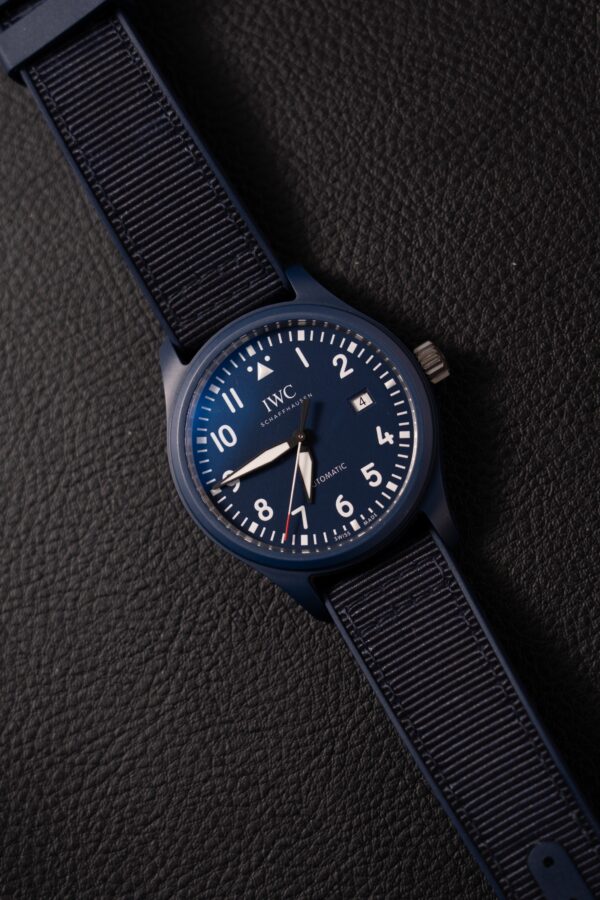 11152 - IWC IW328101 (2022) - pre-owned conditions with MINOR signs of usage - Card & Box
