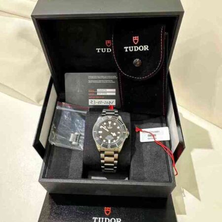 13530 - Tudor - 25600TN - pre-owned conditions with MINOR signs of usage - Card & Box