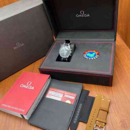 13494 - Omega - 311.32.40.30.01.001 - pre-owned conditions with MINOR signs of usage - Card & Box