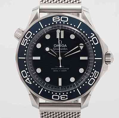 13750 - Omega - 210.30.42.20.03.002 - pre-owned conditions with MINOR signs of usage - Card & Box