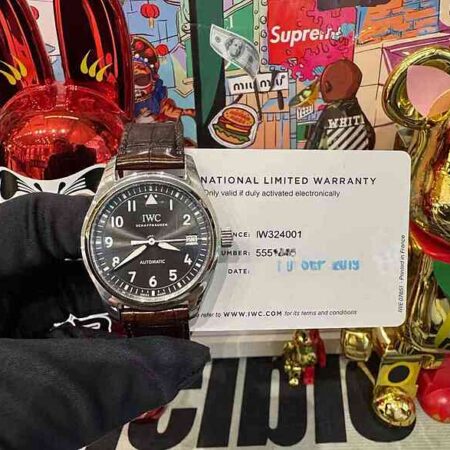 13822 - IWC - IW324001 - pre-owned conditions with MINOR signs of usage - Card & Box