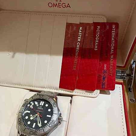 13968 - Omega - 210.30.42.20.01.002 - pre-owned conditions with MINOR signs of usage - Card & Box