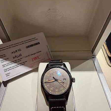 13955 - IWC - IW324702 - pre-owned conditions with MINOR signs of usage - Card & Box