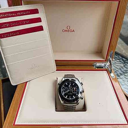 14190 - Omega - 215.30.46.51.01.001 - pre-owned conditions with MINOR signs of usage - Card & Box