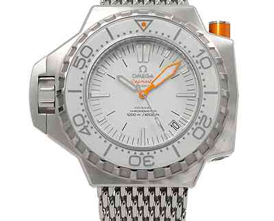 14484 - Omega - 224.30.55.21.04.001 - pre-owned conditions with MINOR signs of usage - Card & Box