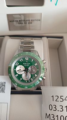 image-2929 12548 - Zenith - 03.3117.3600/56.M3100 - pre-owned conditions with MINOR signs of usage - Card & Box