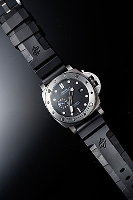 12109 - Panerai - PAM01229 - pre-owned conditions with MINOR signs of usage - Card & Box