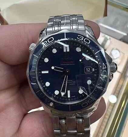 15127 - Omega - 212.30.41.20.03.001 - pre-owned conditions with MINOR signs of usage - Card & Box