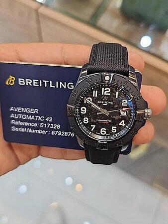 image-406 15237 - Breitling - S17328 (Avenger 2024)- pre-owned conditions with MINOR signs of usage - Card & Box